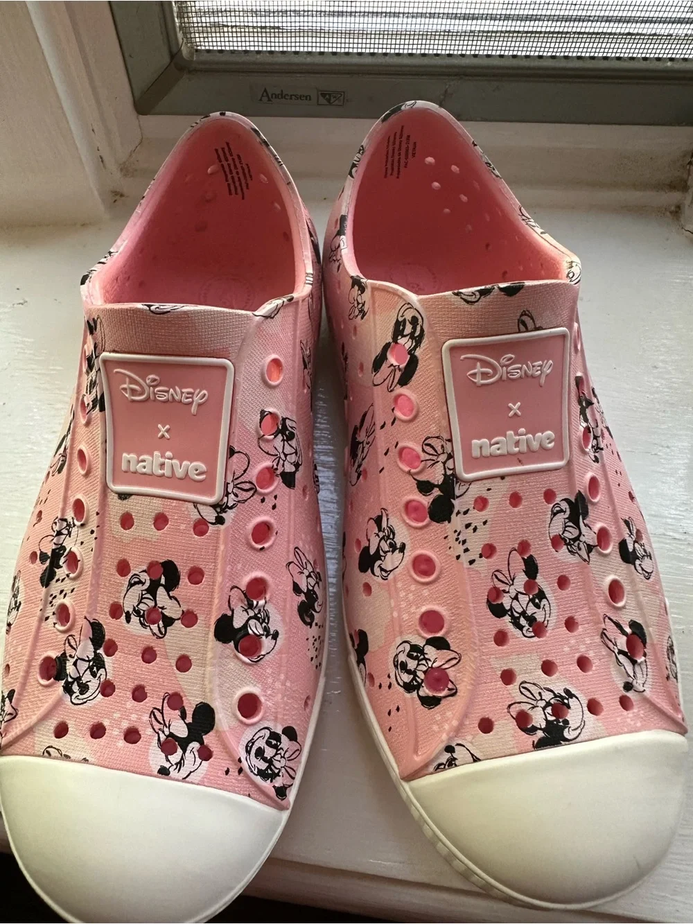 Native Shoes Disney Pink Minnie Print Kids Water Shoes
